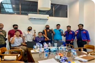 oil-worker-orange-uniform-helmet-working-with-pipe-wrench-near-oil-pump-jack 1 (5)